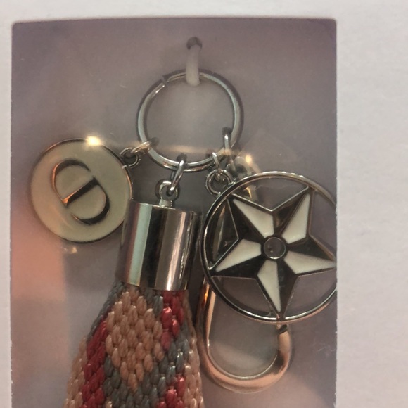 🆕-Dior Keychain - Picture 3 of 5